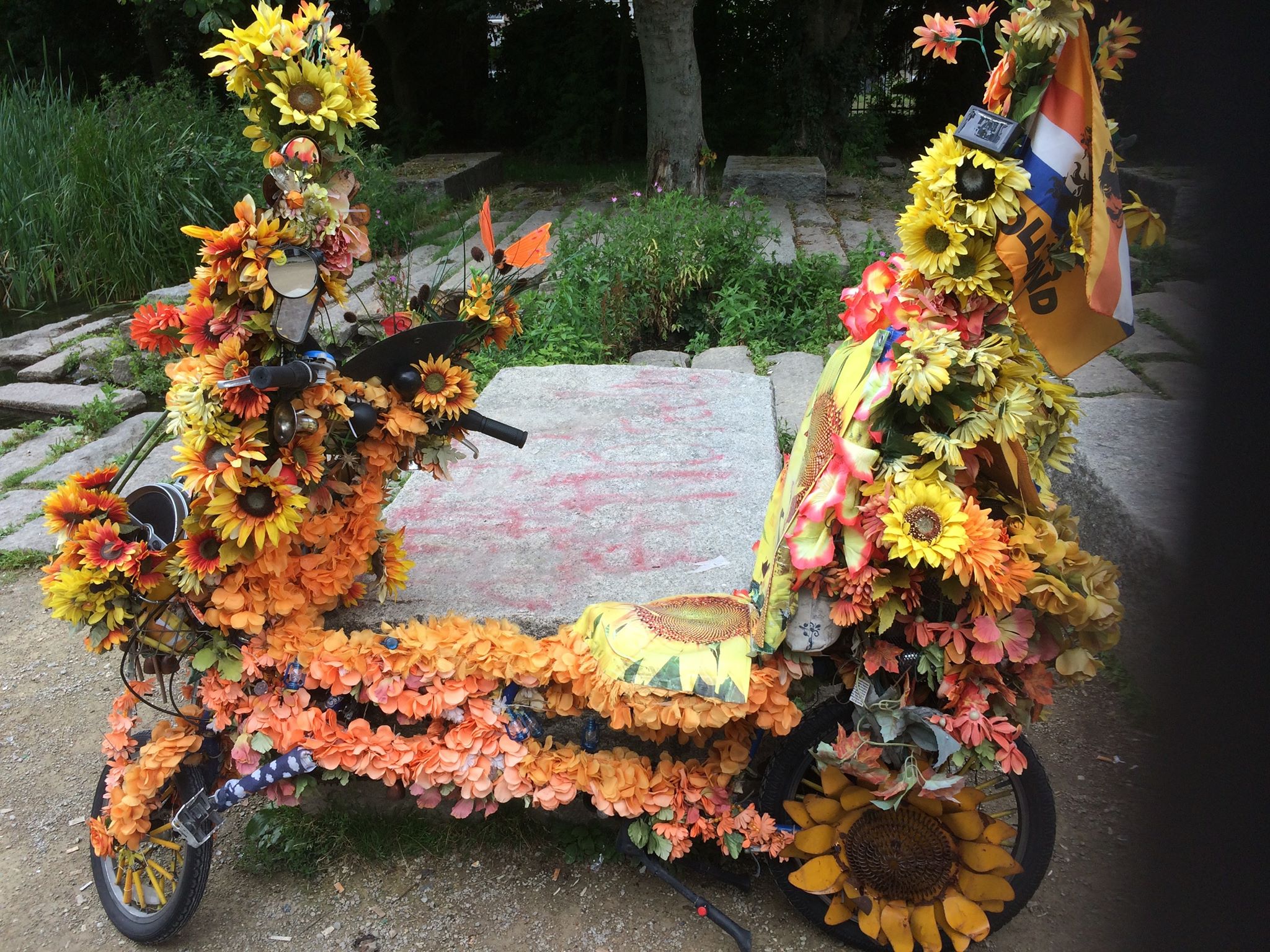 flowers bike amsterdam